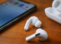 Why Do My AirPods Keep Cutting Out (7 Possible Causes and Fixes)